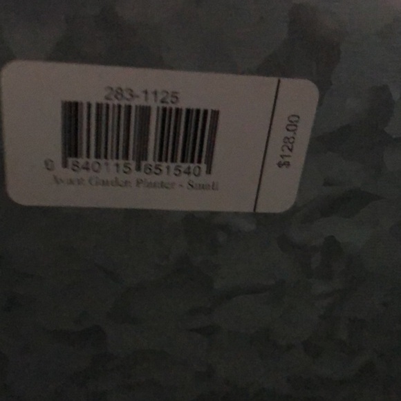 Planter Never used MacKenzie-Childs metal planter flower design - Picture 4 of 6